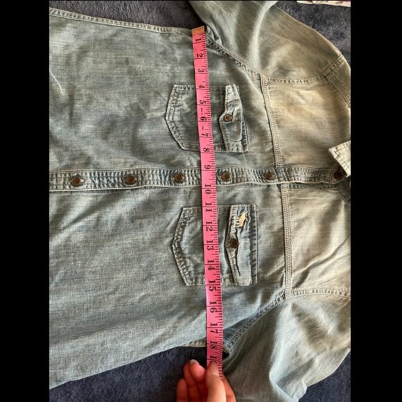 New With Tags NWT Abercrombie and Fitch Denim Button Down Shirt - Large - Picture 8 of 8